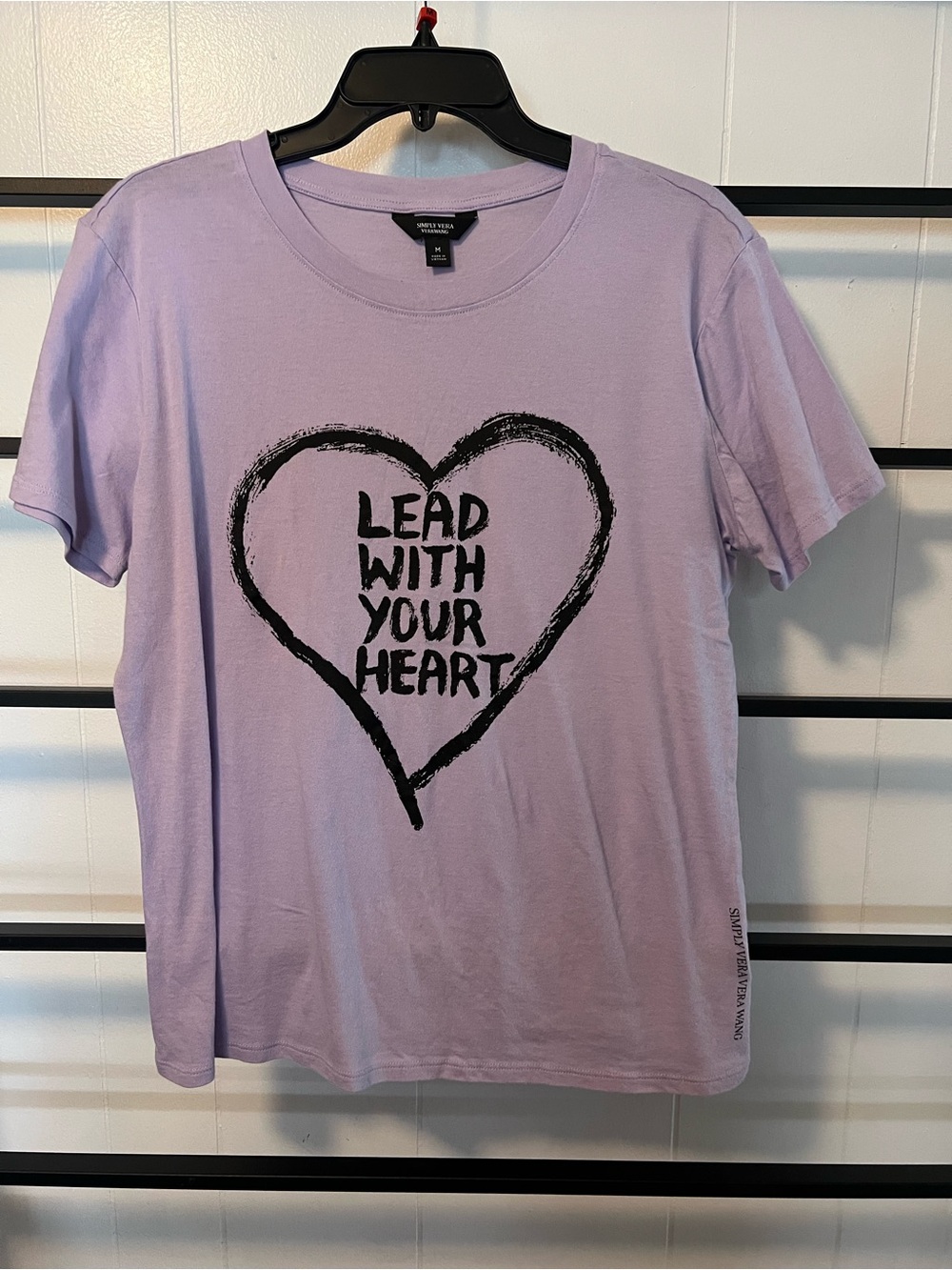 NWOT Women's Simply Vera Wang, Size M, "LEAD WITH YOUR HEART", SS TOP,H12